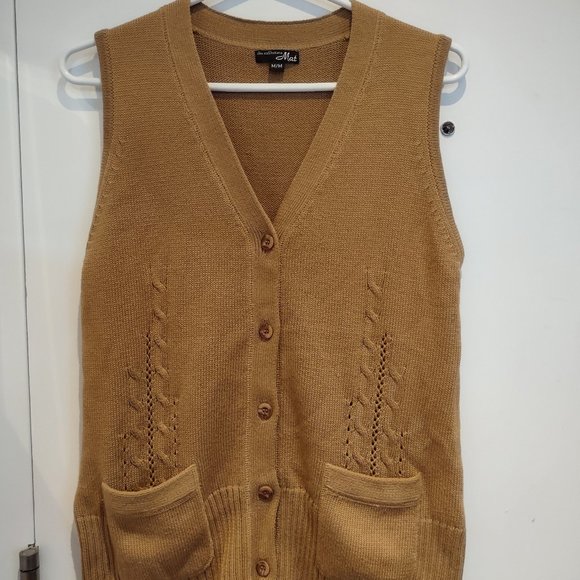 Tan button-up vintage sweater vest - Picture 2 of 7